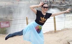 男朋友半夜把我的腿打开了